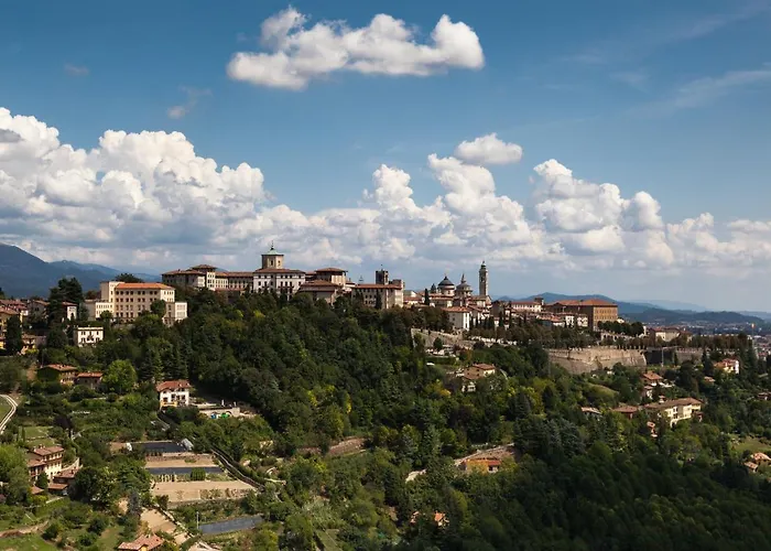 Casa Vacanza La Vela B&B 베르가모